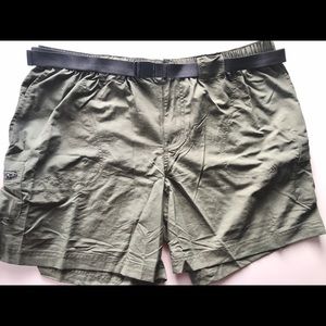 4 FOR 50$⭐️     Women’s Columbia hiking shorts
